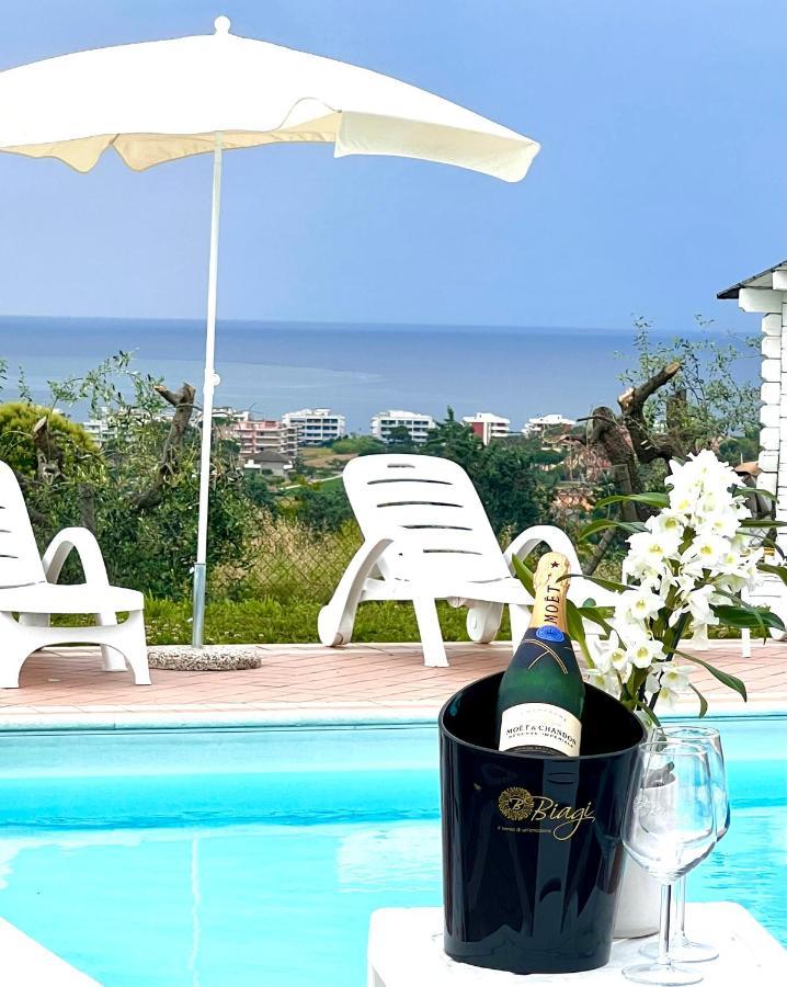 Vigneto - Italian Restaurant & B&B Villa Rosa Di Martinsicuro Ngoại thất bức ảnh