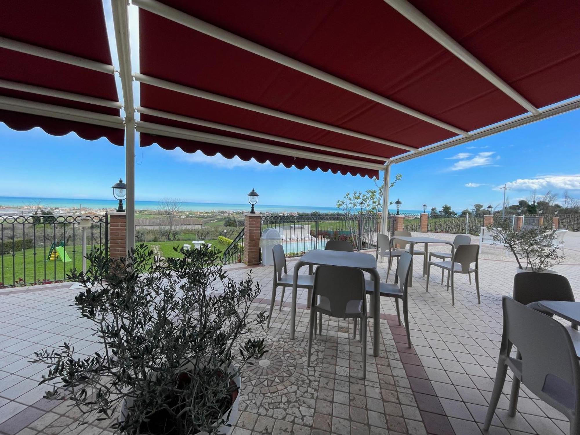 Vigneto - Italian Restaurant & B&B Villa Rosa Di Martinsicuro Ngoại thất bức ảnh
