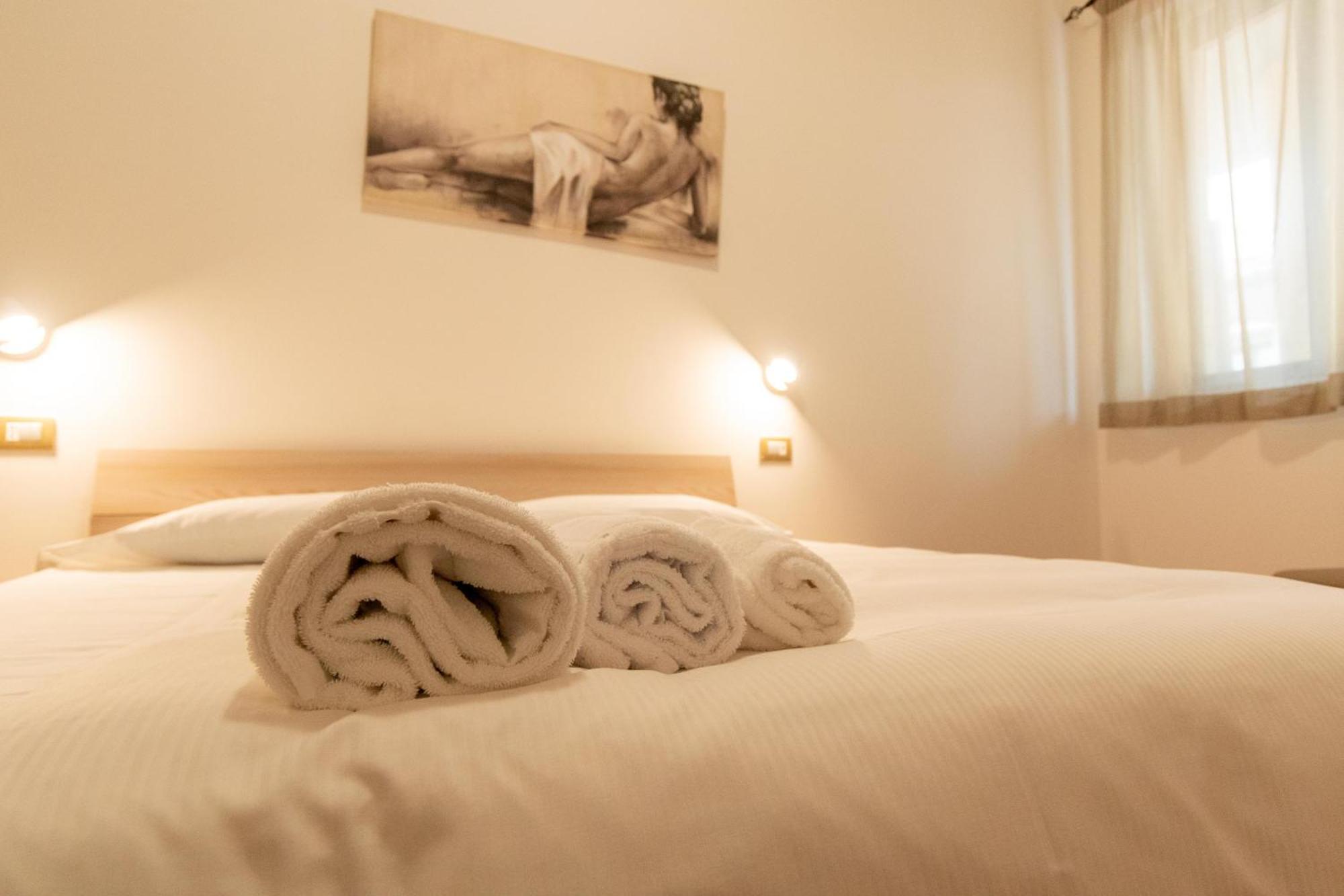 Vigneto - Italian Restaurant & B&B Villa Rosa Di Martinsicuro Ngoại thất bức ảnh