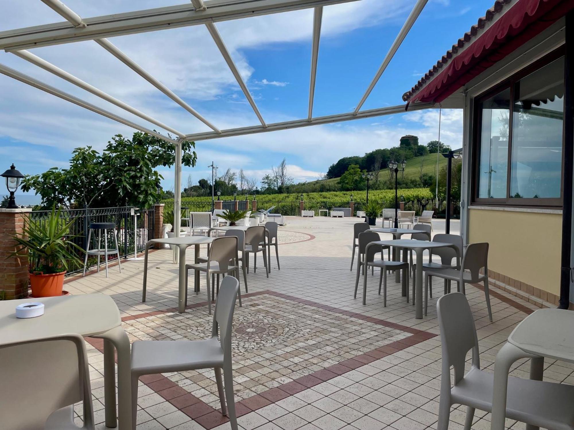 Vigneto - Italian Restaurant & B&B Villa Rosa Di Martinsicuro Ngoại thất bức ảnh